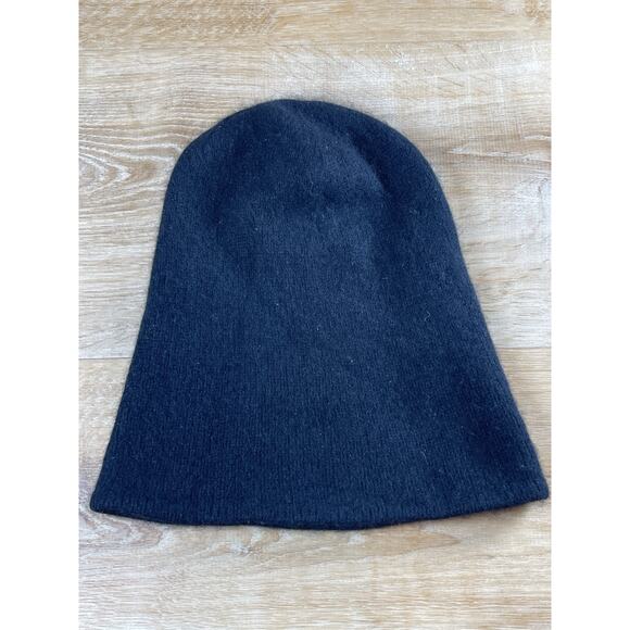 Henri Bendel Black Cashmere Slouchy Beanie